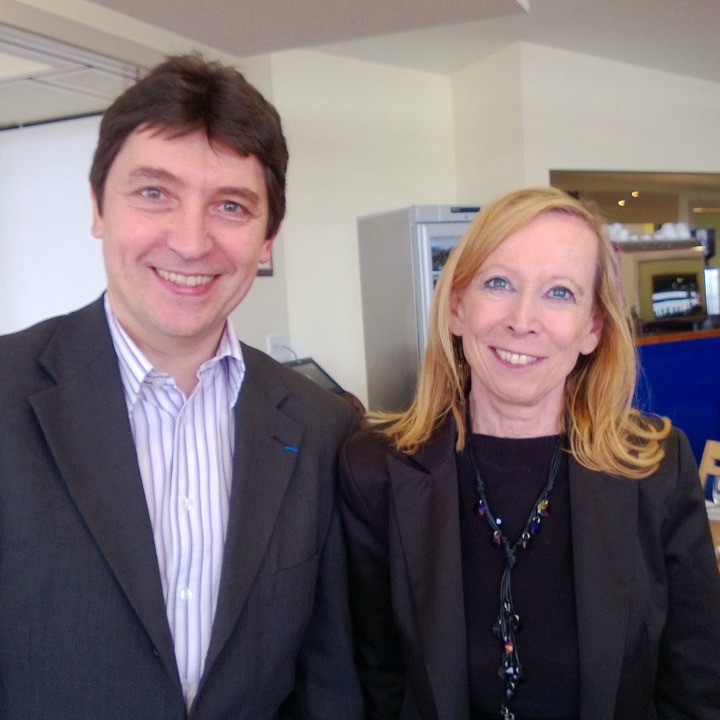 Olivier Cadic et Marie-Claire Sparrow, conseillère consulaire à Londres et avocate spécialisée en droit international et européen de la famille.