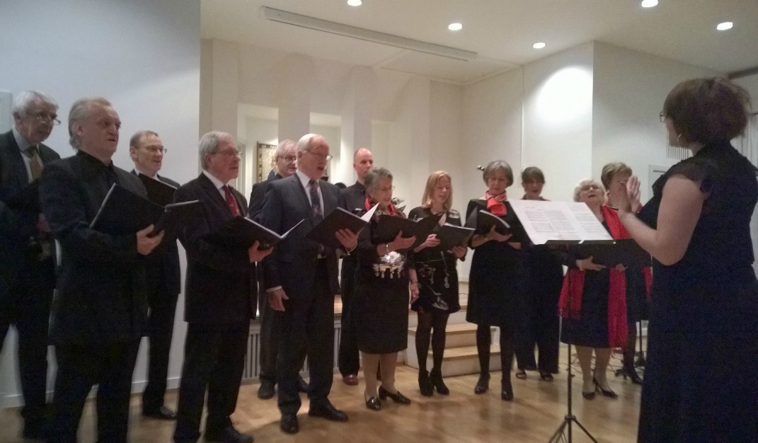 Les Trémolos, chorale des membres de l’UFE Norvège, en récital de chansons françaises lors de la soirée de gala du 17 janvier 2015