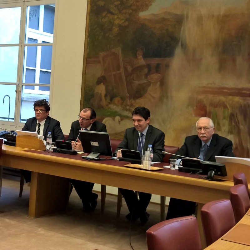Réunion « Chancellerie 2.0 » au Sénat, le 25 mars 2015. A ma droite, Christophe Bouchard, directeur des Français de l'étranger. A ma gauche, mon collègue Louis Duvernois.